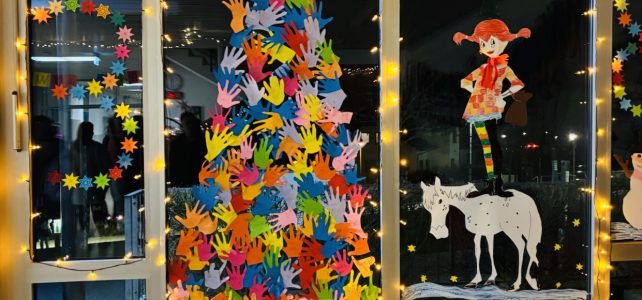 Fröhliche Weihnacht, hollahi, hollaho, hollahopsasa! Fröhliche Weihnacht, hollahi, hollaho, hollahopsasa!